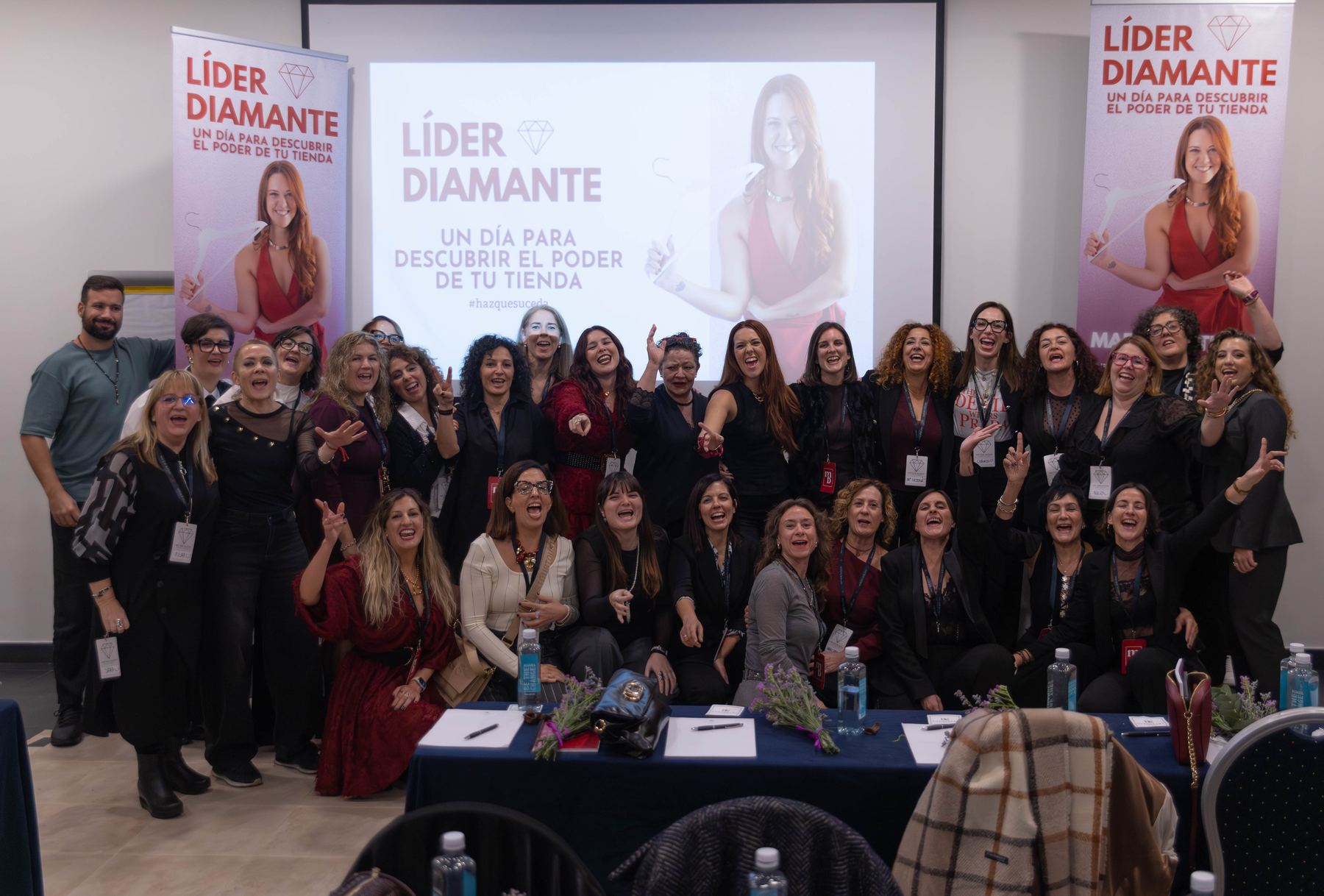 Foto de grupo de la primera edición